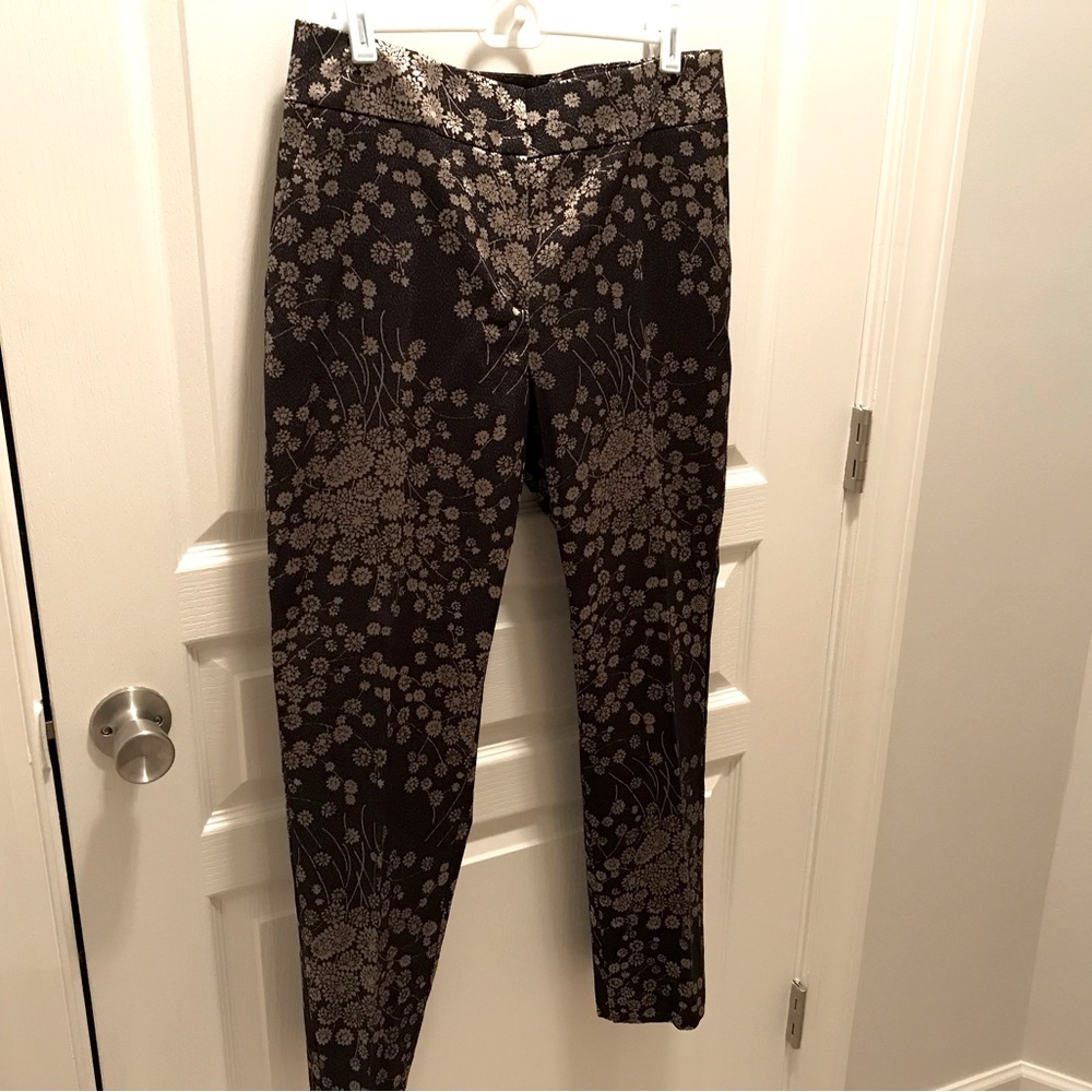 Ann Taylor Size 8 Black & Gold Pants. NWOT.